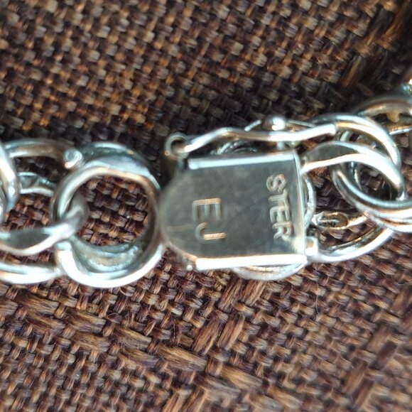 Rare Chunky Vintage Sterling Silver Commemorative Charm Bracelet – 39 grams - Picture 9 of 16